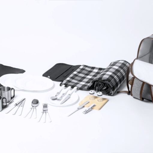 Four Person Picnic Set - Image 9