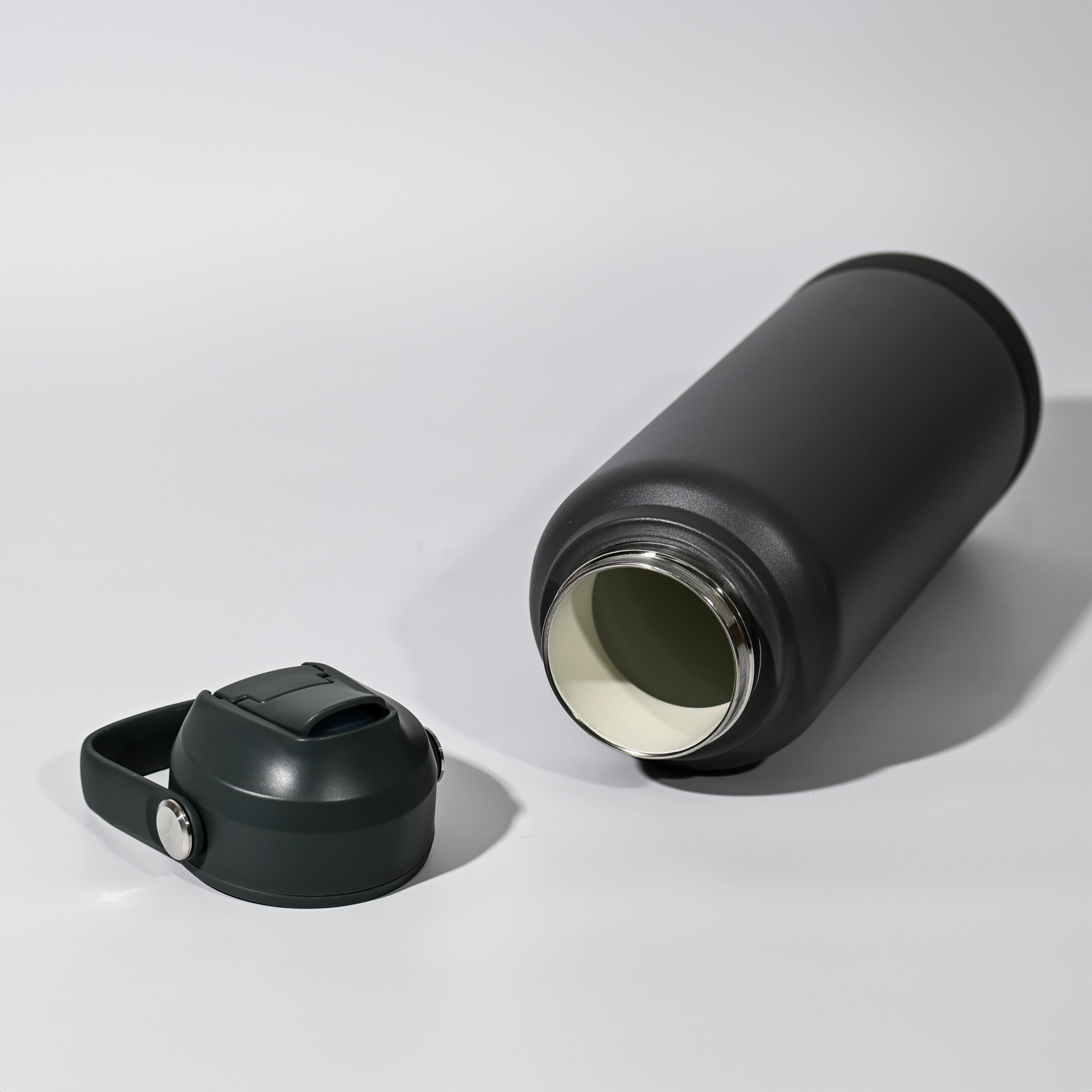 La Holly Water Bottle - Image 10